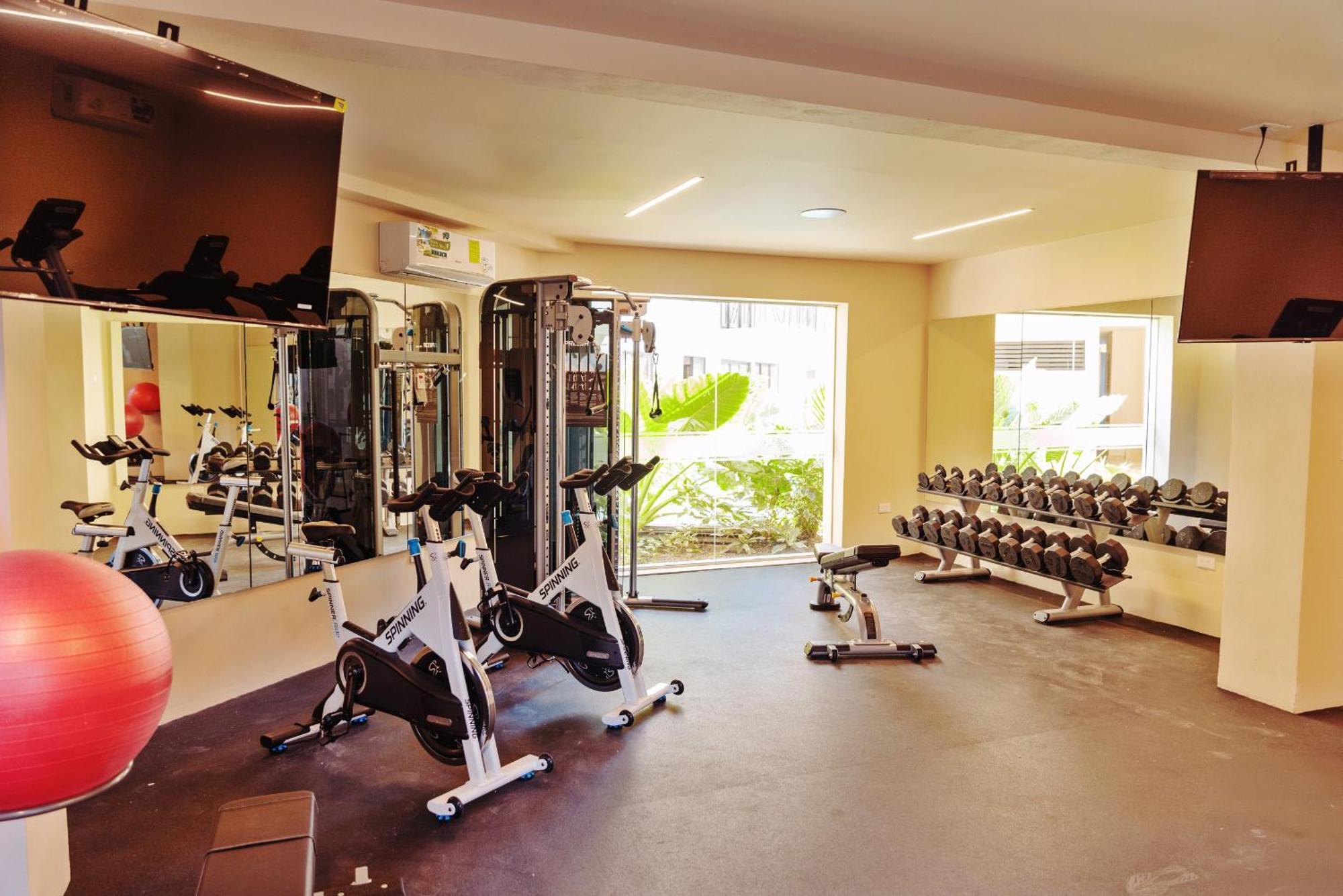 Apartment 1 Bedroom With King Bed And Balcony With Amenities View Tulum