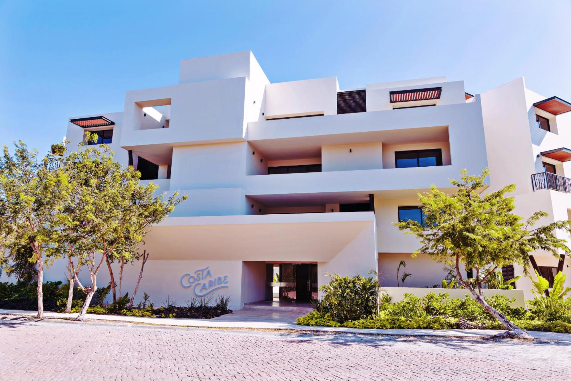 1 Bedroom With King Bed And Balcony With Amenities View Tulum