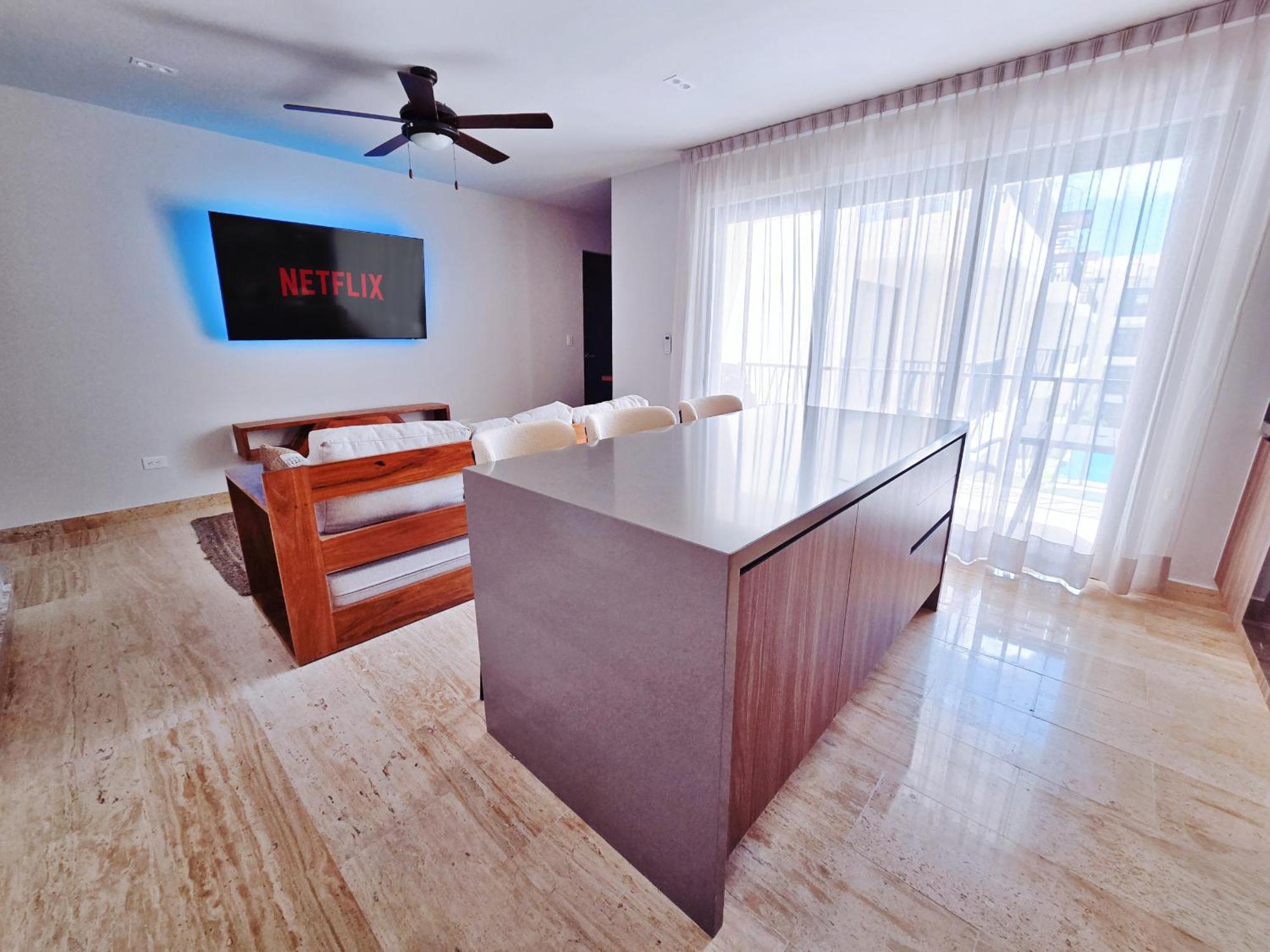 1 Bedroom With King Bed And Balcony With Amenities View Apartamento Tulum
